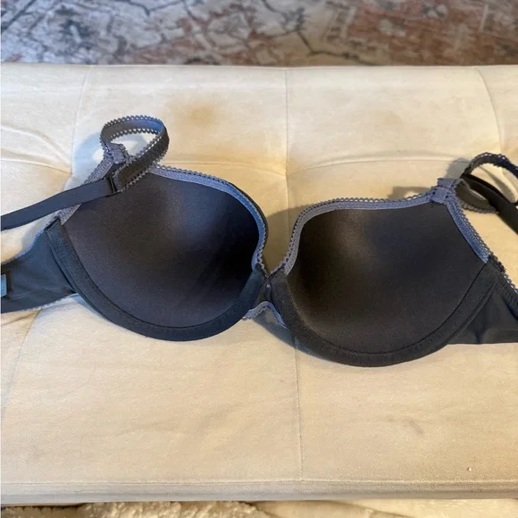 SKIMS bra - Picture 3 of 5